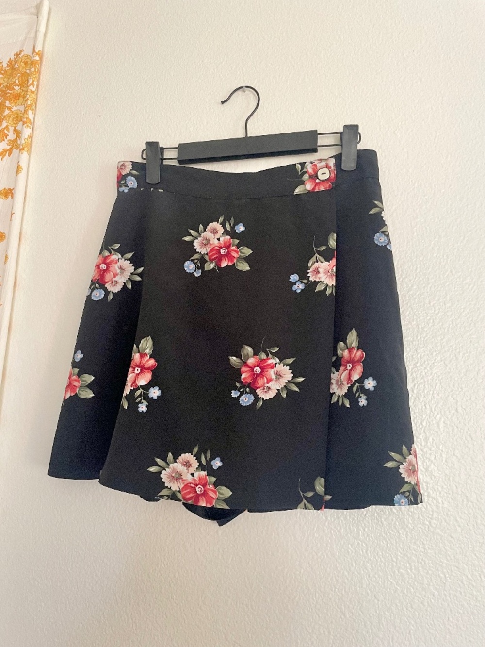 Vintage 90s BIA Born In America Black Floral Skort